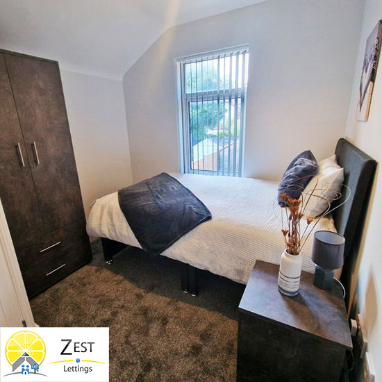 Double Ensuite Bedroom - Roundhill Road - Kettering (1)