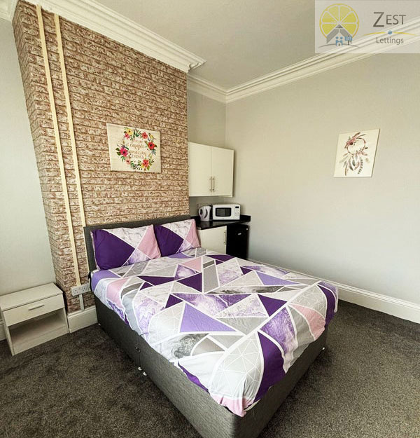 Regent Street - Kettering - Double Room Available Now